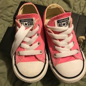 Pink converse toddler size 6